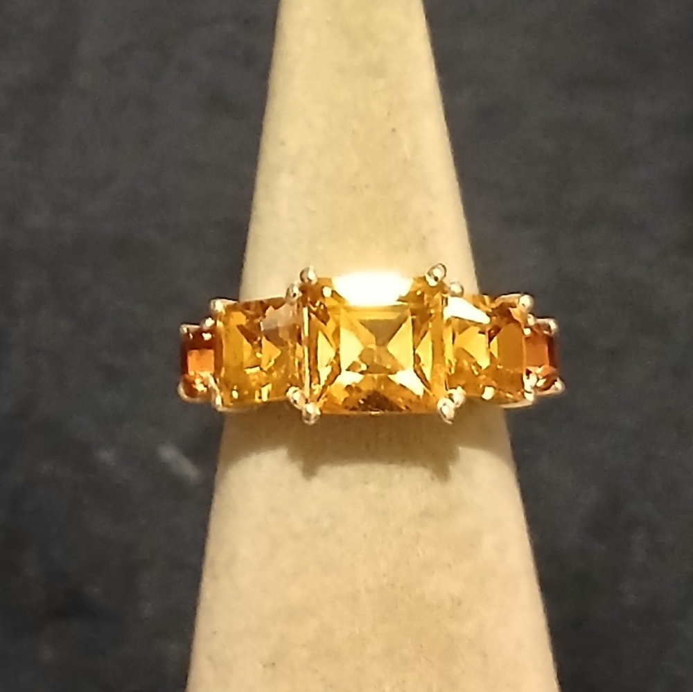 Elegant square Citrine stones cocktail ring with Square Gemstones size 7/8 - Picture 2 of 12
